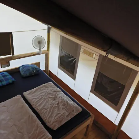 假日公园 Drago Tours Tent Holiday Deluxe With Air Con, Lanterna